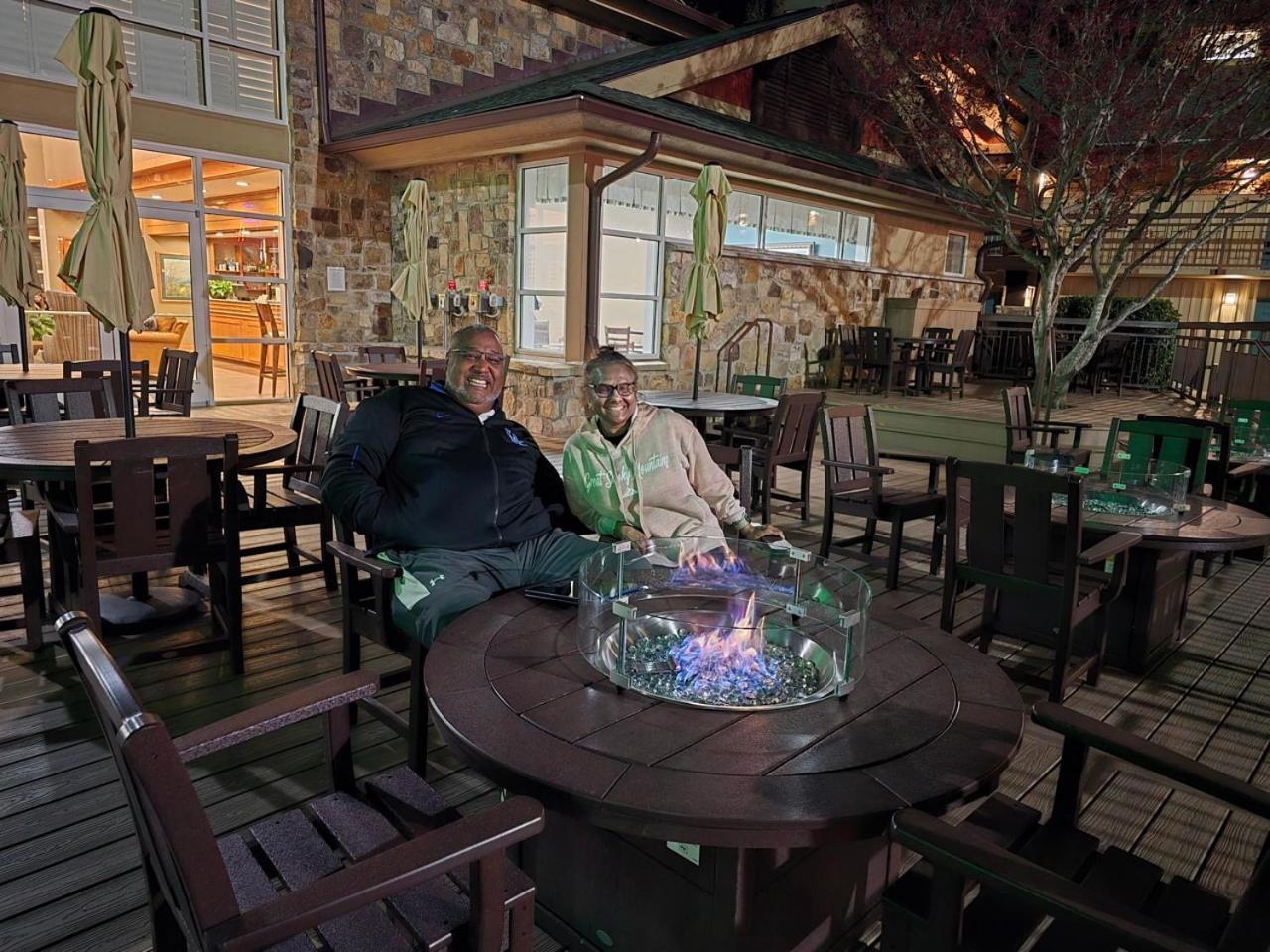 Greystone Lodge On The River Gatlinburg Exterior photo